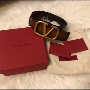 Valentino V logo belt